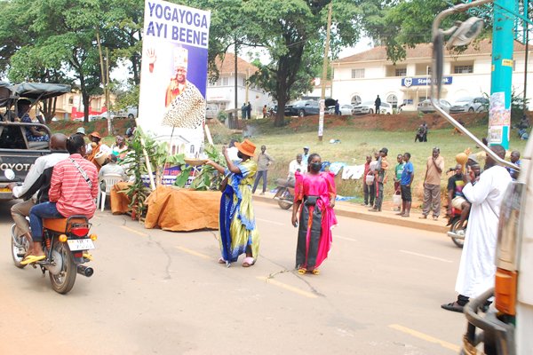 Business paralysed as Kabaka arrives in Masaka for masaza cup launch.
