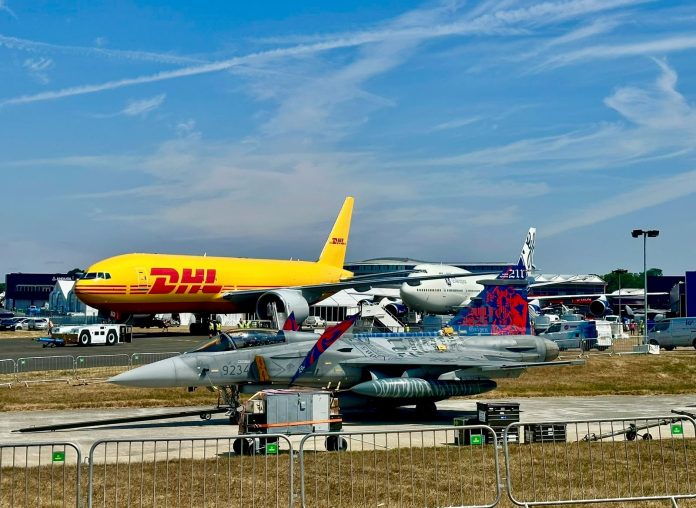 Farnborough Airshow opens with $48.8 billion in aircraft deals