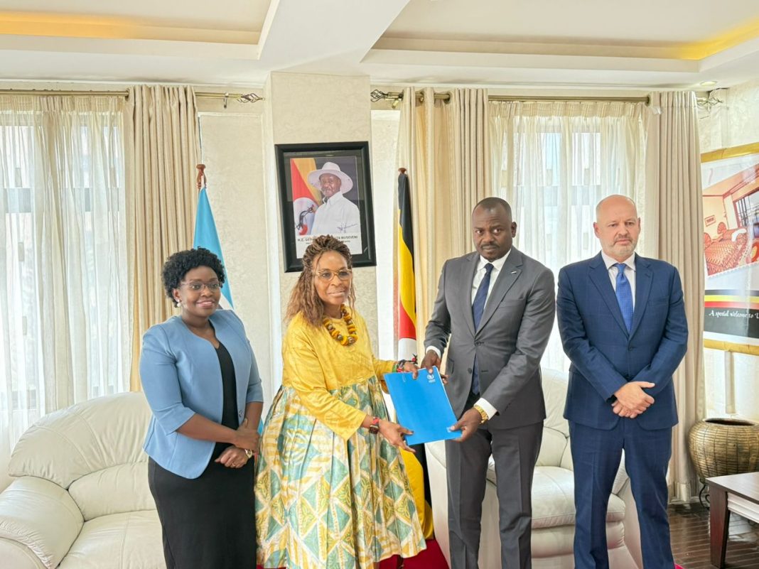 Hon. Kasolo and WFP Director