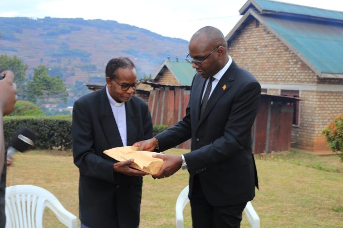 Museveni fulfils Shs50 million pledge to marriage book author